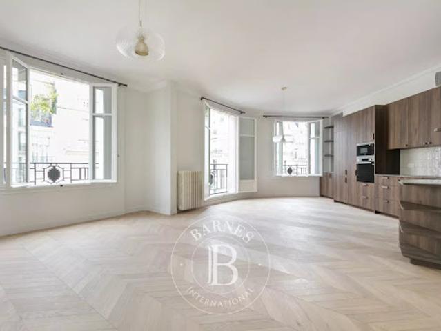 Vente Appartement 4 pièces 110.7 m2 Paris 16ème