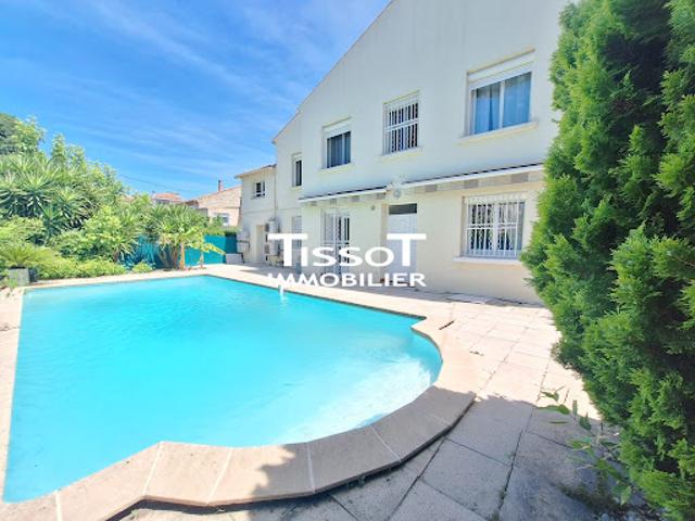 Vente Appartement 4 pièces 111 m2 Nimes