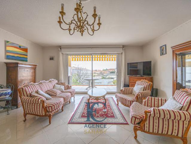 Vente Appartement 4 pièces 117.6 m2 Sanary sur Mer