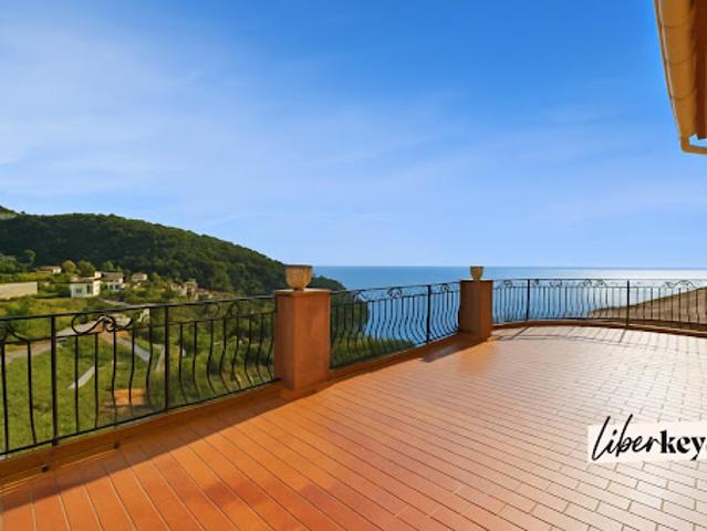 Vente Appartement 4 pièces 118 m2 Eze
