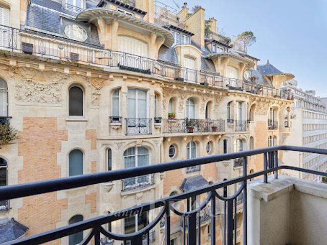 Vente Appartement 4 pièces 119.67 m2 Paris 16ème