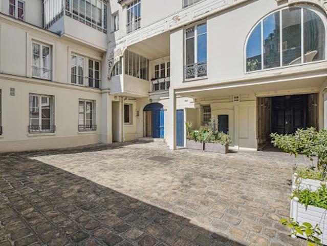 Vente Appartement 4 pièces 120.23 m2 Paris 7ème