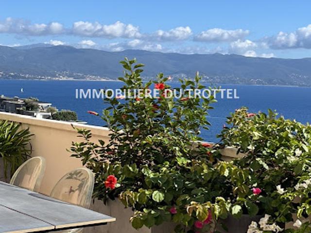 Vente Appartement 4 pièces 116.85 m2 Ajaccio
