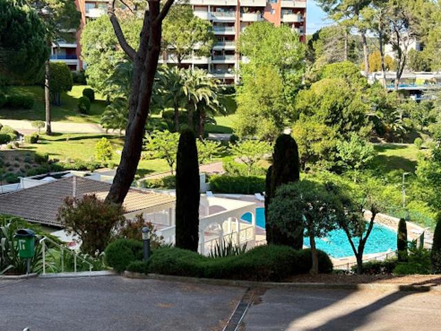 Vente Appartement 4 pièces 122 m2 Cannes la bocca