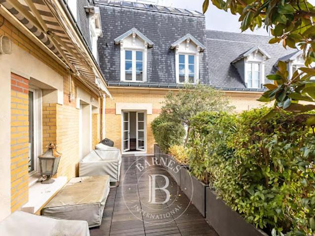 Vente Appartement 4 pièces 122.04 m2 Paris 8ème