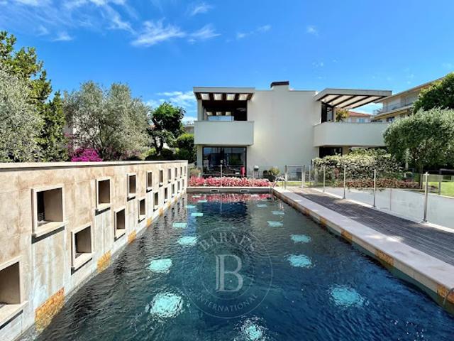 Vente Appartement 4 pièces 128.58 m2 Antibes