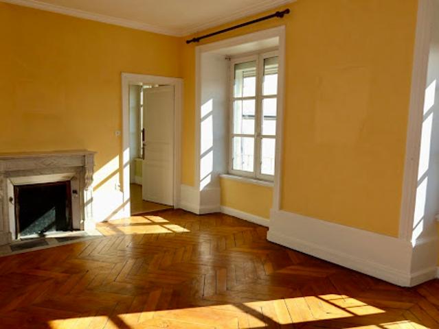 Vente Appartement 4 pièces 128 m2 Clermont Ferrand