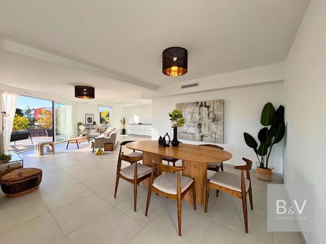 Vente Appartement 4 pièces 132 m2 Saint Laurent du Var