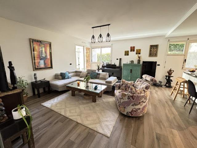 Vente Appartement 4 pièces 134 m2 Ferney Voltaire