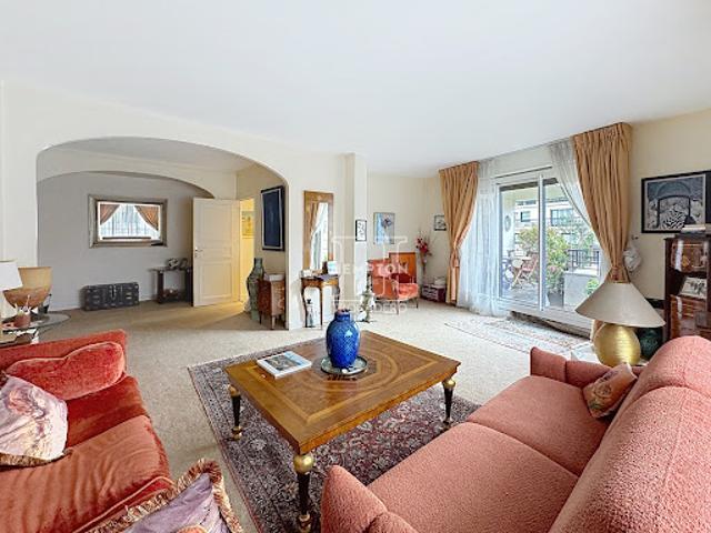 Vente Appartement 4 pièces 140.72 m2 Paris 16ème