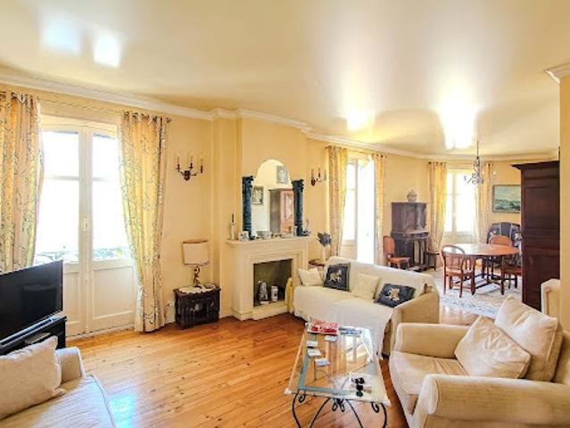 Vente Appartement 4 pièces 143.2 m2 Biarritz