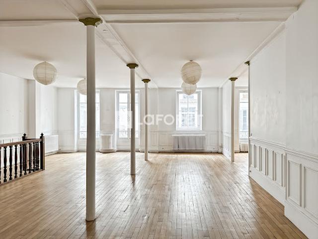 Vente Appartement 4 pièces 148.25 m2 Paris 11ème