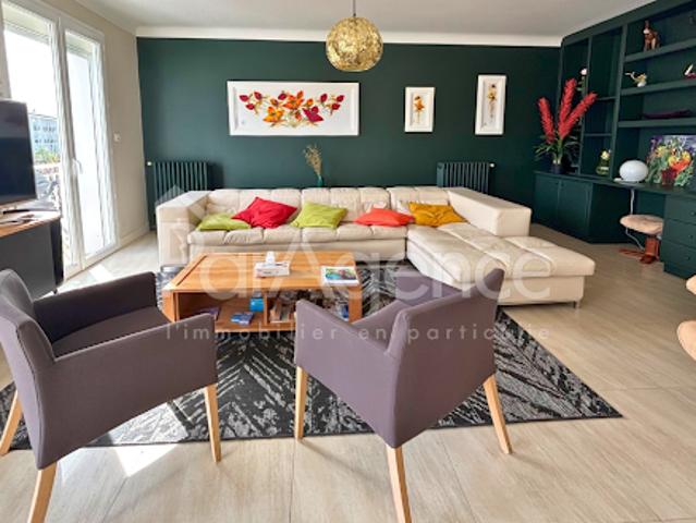 Vente Appartement 4 pièces 156.33 m2 Royan