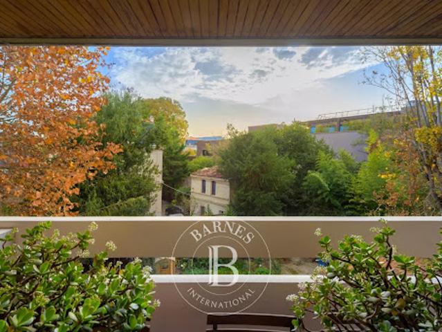 Vente Appartement 4 pièces 157.96 m2 Marseille 8ème