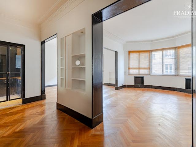 Vente Appartement 4 pièces 162.91 m2 Marseille 8ème