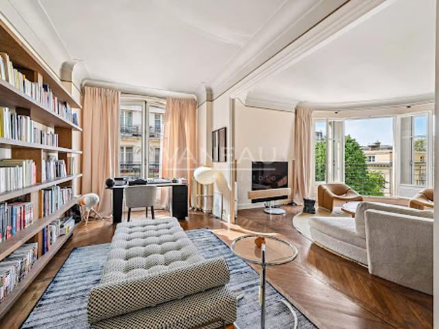 Vente Appartement 4 pièces 175.24 m2 Paris 7ème