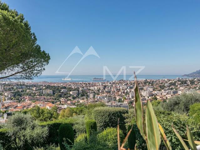 Vente Appartement 4 pièces 180.69 m2 Le Cannet