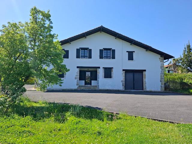 Vente Appartement 4 pièces 227.55 m2 Urrugne