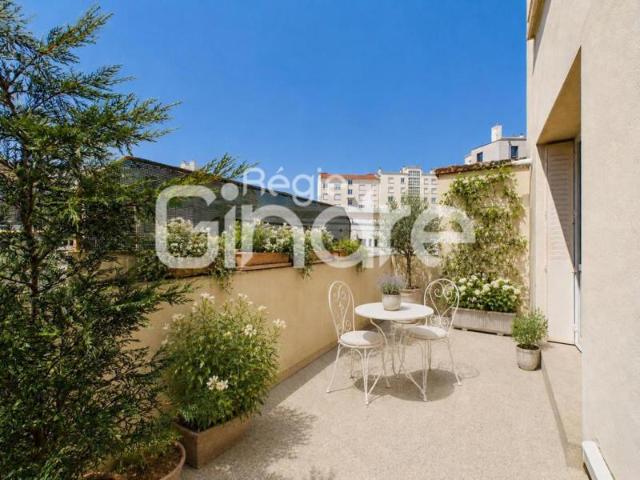 Vente Appartement 4 pièces + cuisine 65 m² 349 000