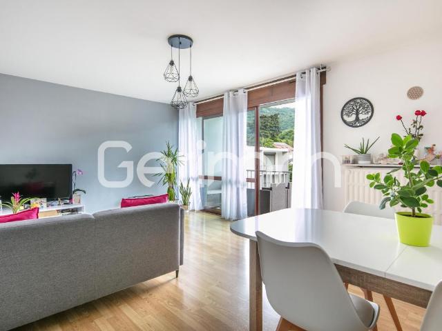 Vente Appartement 4 pièces + cuisine 82 m² 265 000 €