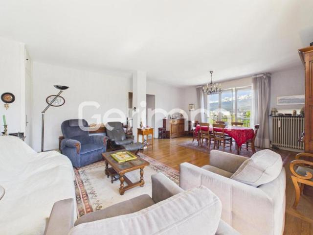 Vente Appartement 4 pièces + cuisine 94 m² 213 000