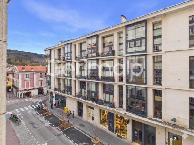 Vente Appartement 4 pièces + cuisine 96 m² 525 000