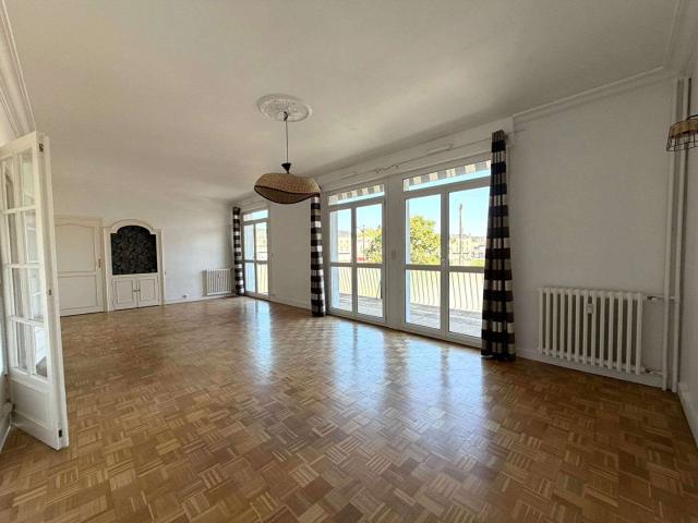 Vente appartement 4 pièces Laval 53