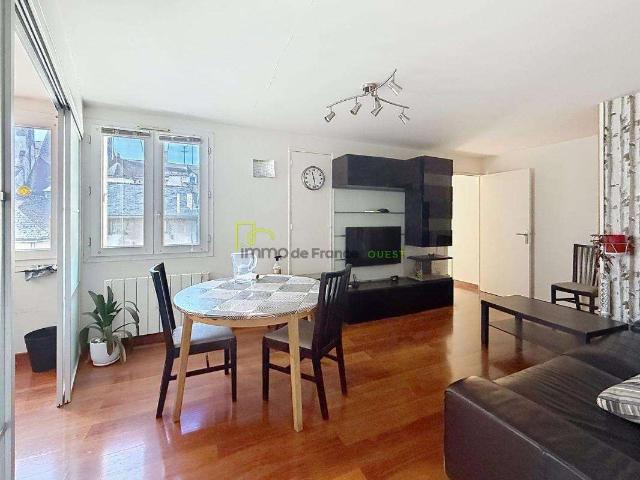 Vente appartement 4 pièces Laval Centre Ville Cathédrale 53