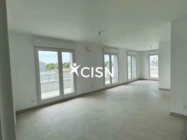 Vente appartement 4 pièces Nantes Rond Point De Rennes 44