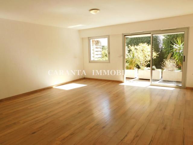 Vente appartement 4 pièces Sainte Maxime centre ville rez de