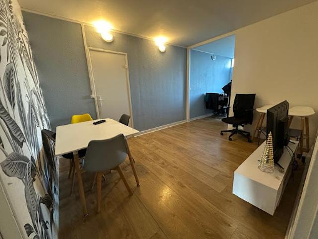 Vente Appartement 5 pièces 68.07 m2 Évry Courcouronnes