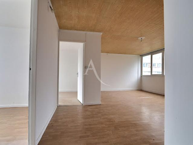 Vente Appartement 5 pièces 76.16 m2 Saint Denis