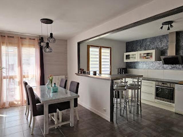 Vente Appartement 5 pièces 89 m2 Saint Genest Lerpt