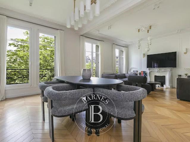 Vente Appartement 5 pièces 93.37 m2 Paris 17ème