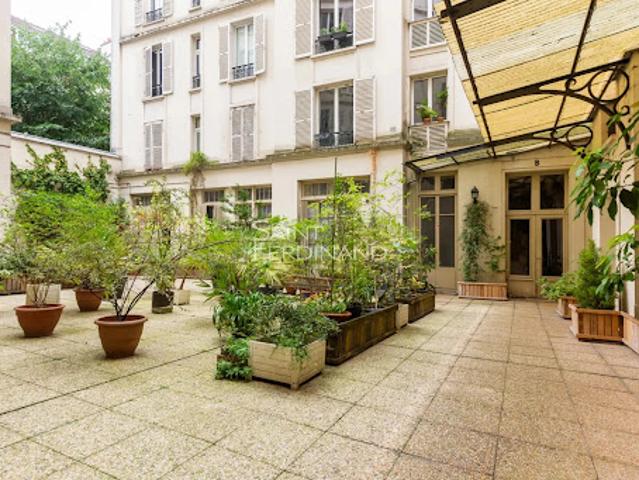 Vente Appartement 5 pièces 106.01 m2 Paris 18ème