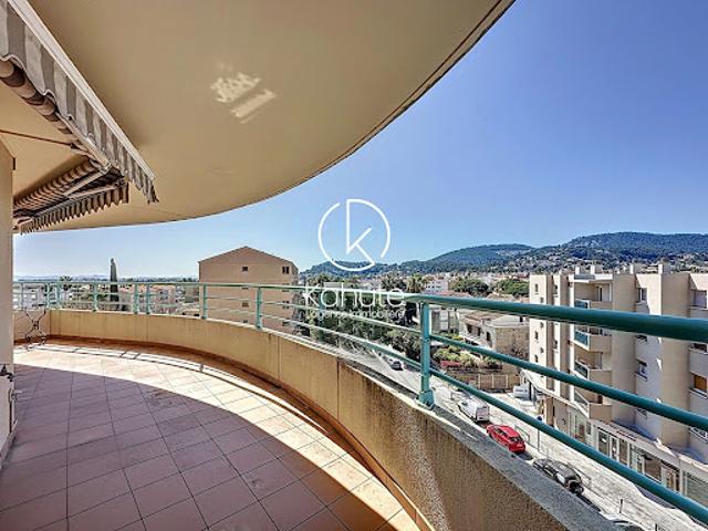 Vente Appartement 5 pièces 106 m2 Hyeres