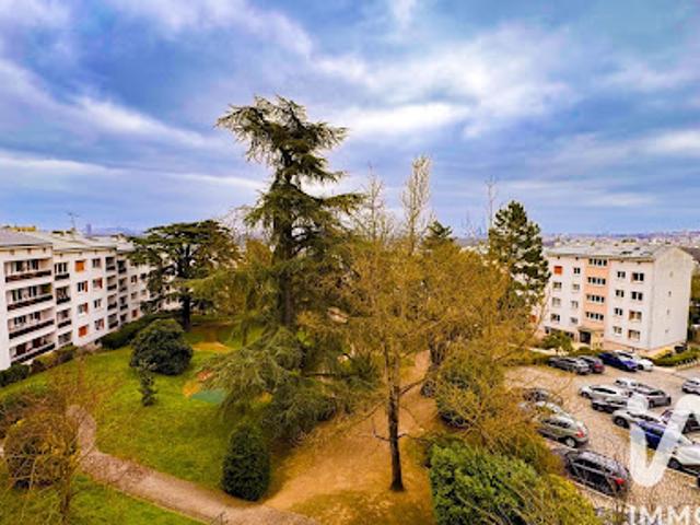 Vente Appartement 5 pièces 106 m2 Suresnes