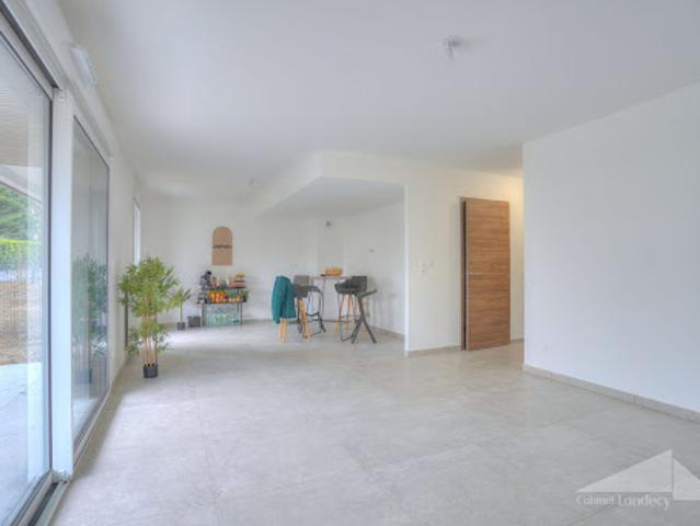 Vente Appartement 5 pièces 108.16 m2 Divonne les Bains