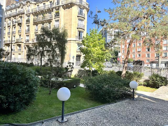 Vente Appartement 5 pièces 110.39 m2 Paris 16ème
