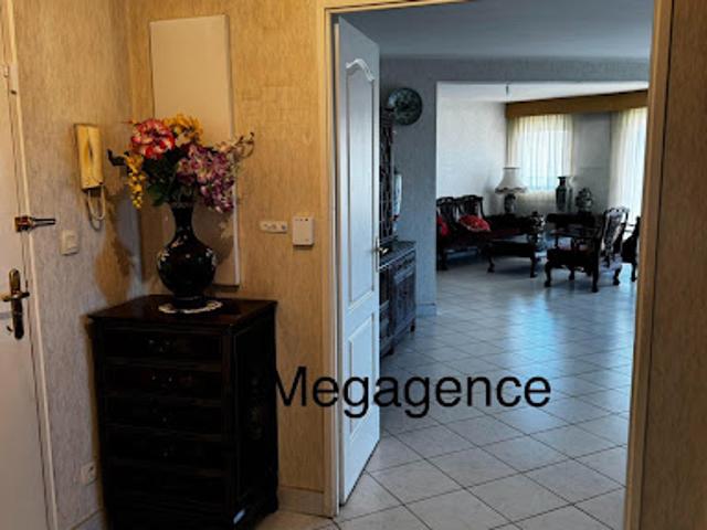 Vente Appartement 5 pièces 110 m2 Hyeres