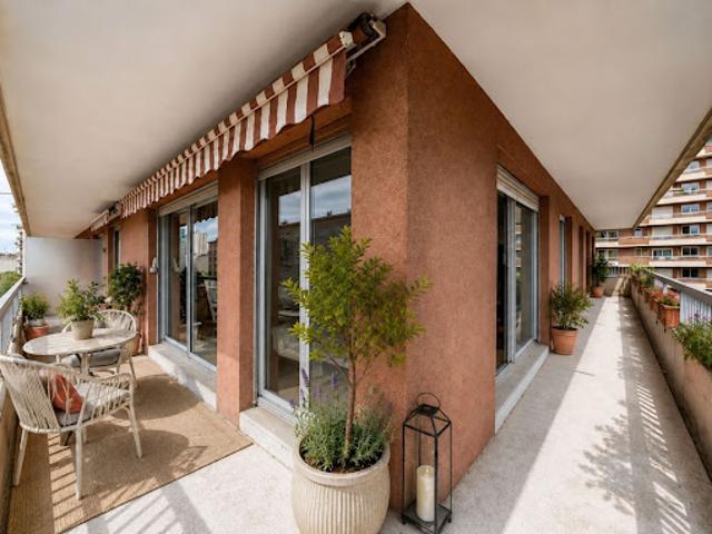 Vente Appartement 5 pièces 113.68 m2 Paris 15ème