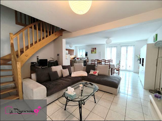 Vente Maison 5 pièces 115 m2 Raddon et Chapendu