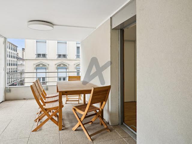 Vente Appartement 5 pièces 120.68 m2 Lyon 6ème