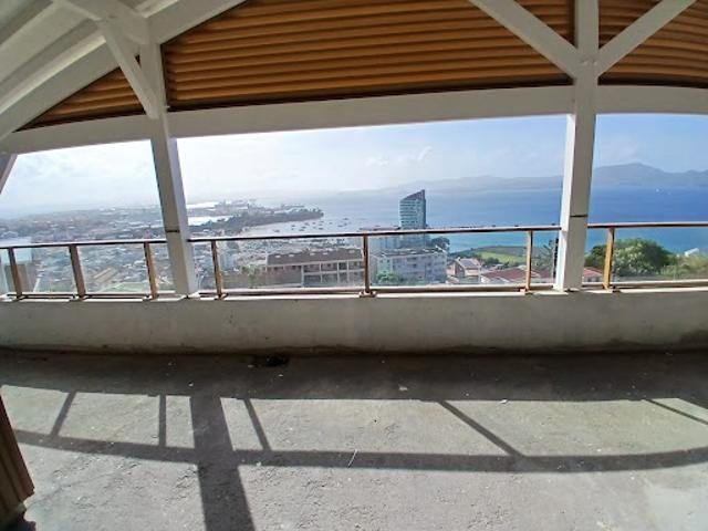 Vente Appartement 5 pièces 124.51 m2 Fort de france