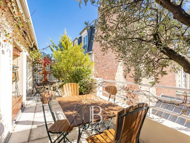 Vente Appartement 5 pièces 131.64 m2 Paris 15ème