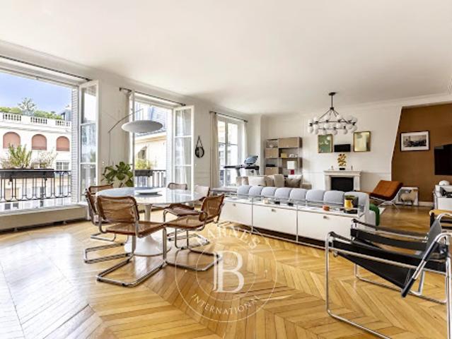 Vente Appartement 5 pièces 133.45 m2 Paris 1er