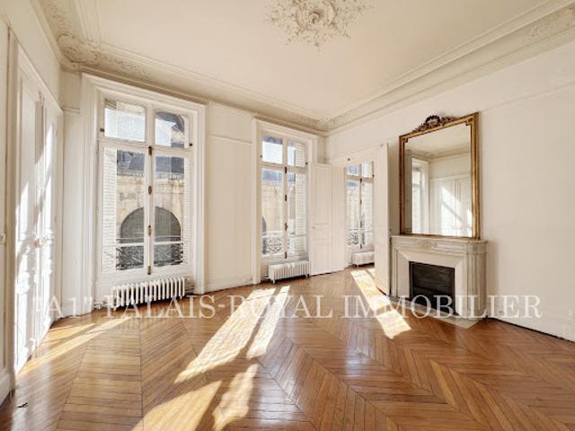 Vente Appartement 5 pièces 133.59 m2 Paris 1er