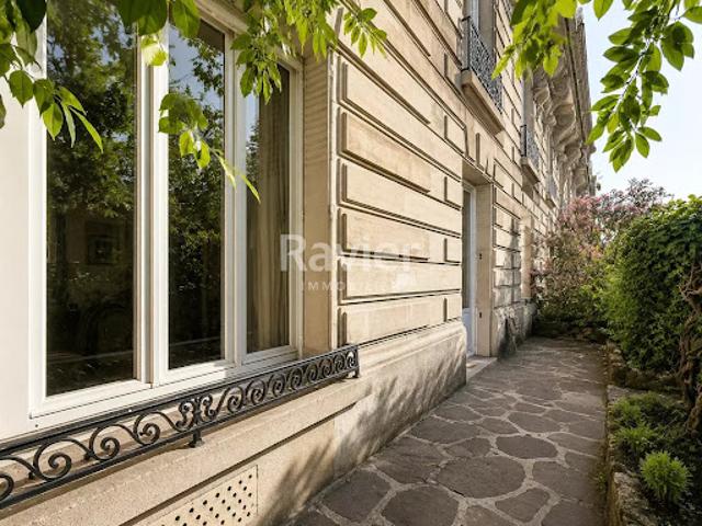 Vente Appartement 5 pièces 135.5 m2 Paris 16ème