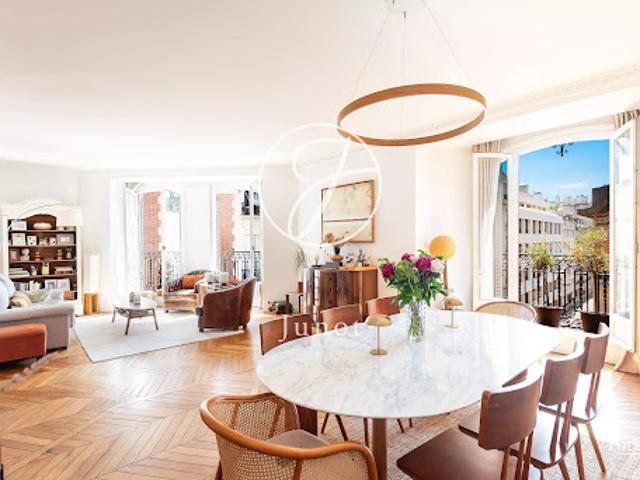 Vente Appartement 5 pièces 136.09 m2 Paris 16ème