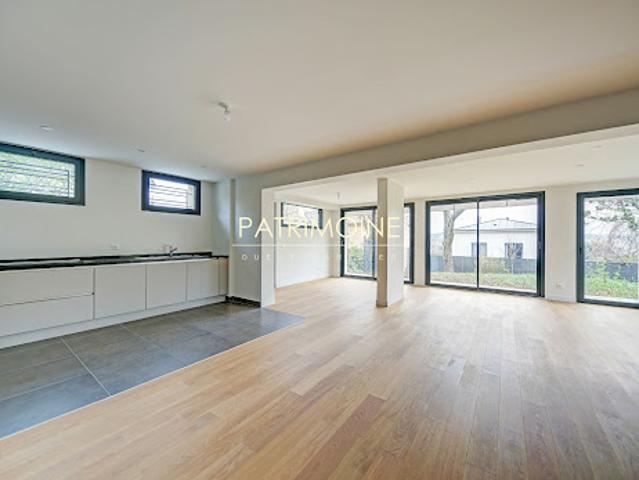 Vente Appartement 5 pièces 136 m2 Suresnes